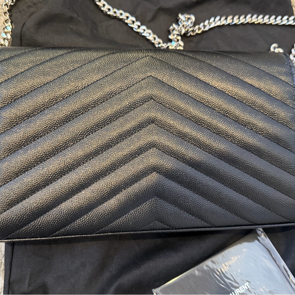 100% Authentic YSL CLASSIC CASSANDRE CHAIN WALLET IN GRAIN DE POUDRE LEATHER - Picture 9 of 9